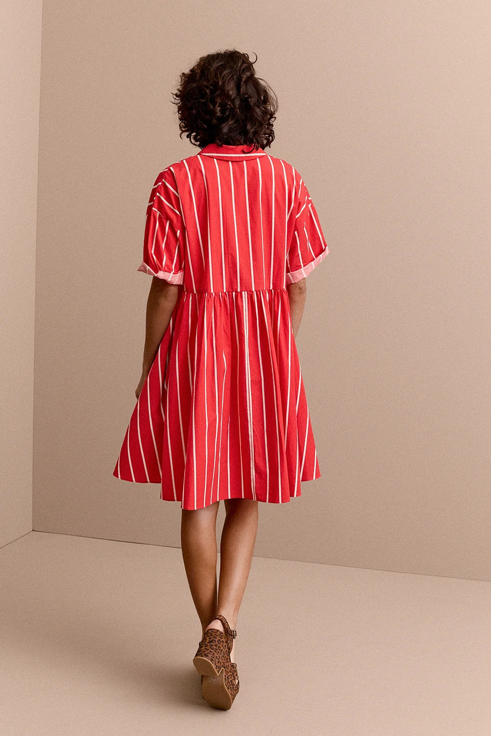 ROBE FRIDA RAYURES ROUGE
